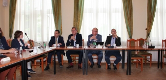 Spotkanie koncepcyjne. Przebudowa i budowa dworc&oacute;w kolejowych Doliny Popradu