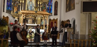 12 Kolędowanie Małemu Bacy 30.01.2022 r. Jaworzyna Kokuszczańska i Kościół Parafialny