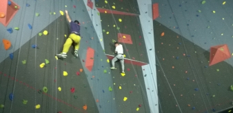 Hala Widowiskowo-Sportowa w Piwnicznej-Zdroju zaprasza na ściankę wspinaczkową. Zapraszamy w czwartki oraz niedzielę