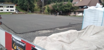 Wizja lokalna Burmistrza na budowie boiska wielofunkcyjnego w Piwnicznej-Zdroju - Kosarzyska 