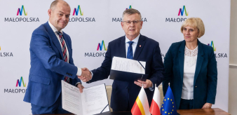 Zielona rewolucja w Piwnicznej-Zdroju. Burmistrz podpisał umowę na ponad 2,1 mln zł dofinansowania